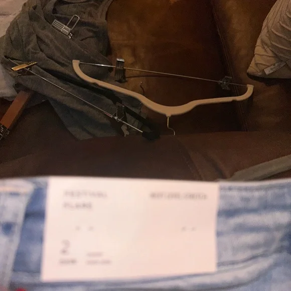 American Eagle Outfitters Women's high rise Festival Flare Jeans sz 2 short NWT - Picture 8 of 15